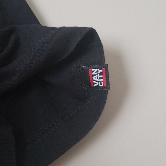 VAN CITY black tee - Picture 4 of 5
